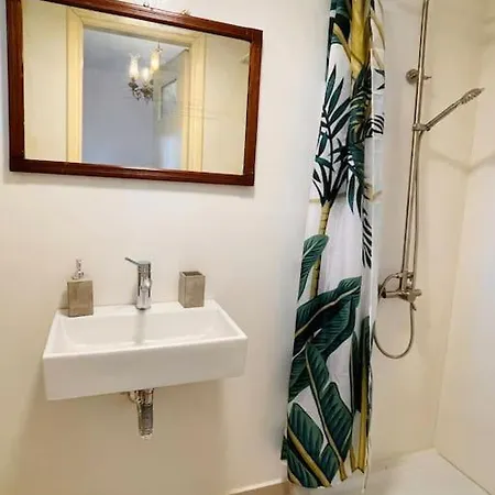 Kastri Seaside Splendour! Apartment