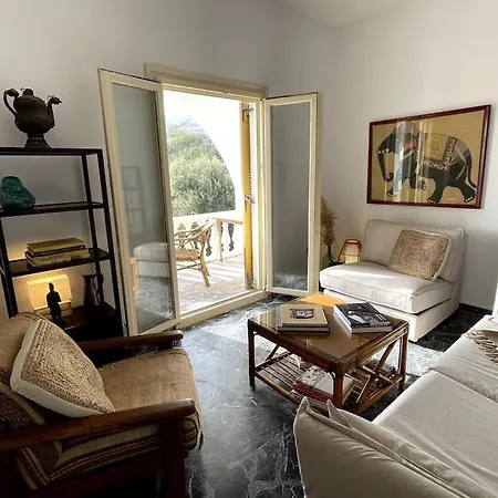 Kastri Seaside Splendour! Apartment